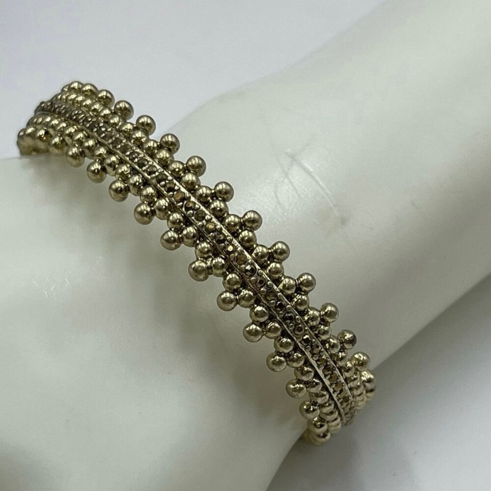 Lucky Brand Semi-Precious Gray‎ Stones Gold Tone Thin Cuff Bracelet
Bollywood